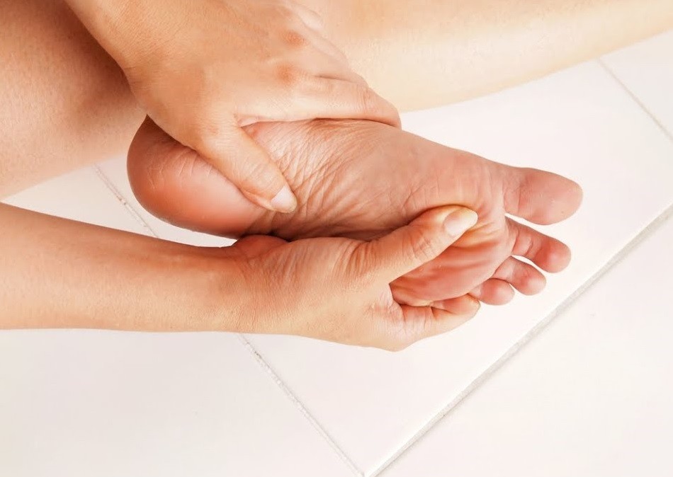 rub in cbd cream for foot pain